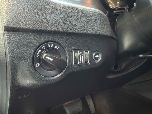 Used 2018 Dodge Charger SXT w/ Blacktop Package image 29