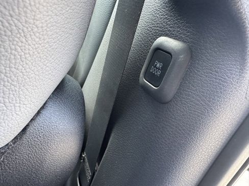 Used 2024 Toyota Sienna XLE image 30