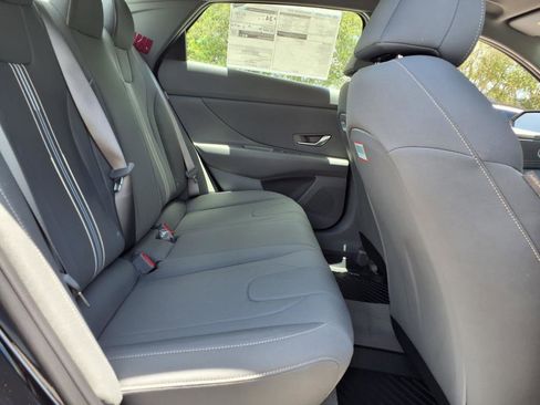 New 2025 Hyundai Elantra Sport image 30