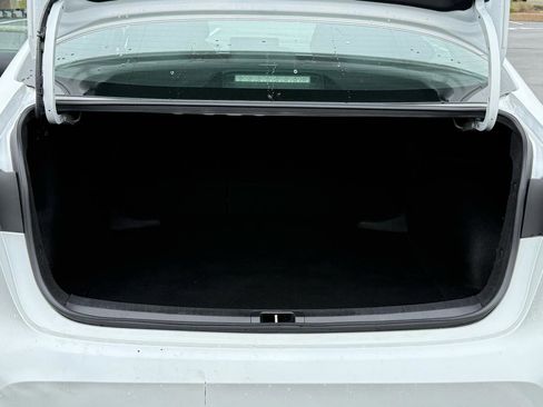 Used 2022 Toyota Corolla LE FWD image 8