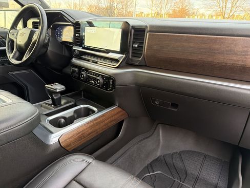 Certified 2022 Chevrolet Silverado 1500 High Country w/ High Country Premium Package image 36