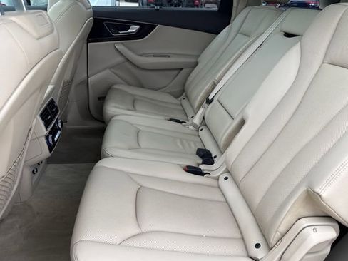 Used 2018 Audi Q7 3.0T Prestige w/ Prestige Package image 27