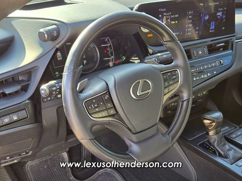 Certified 2022 Lexus ES 300h w/ Accessory Package FWD image 24