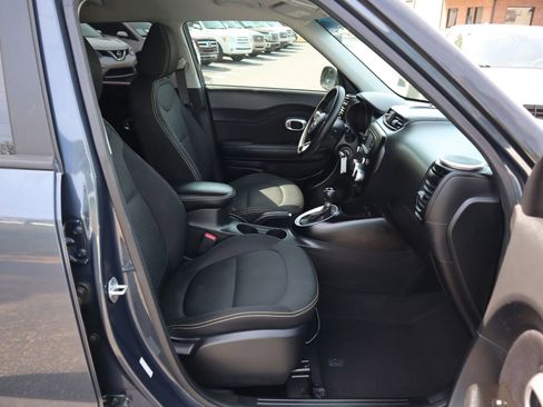 Used 2016 Kia Soul + FWD image 18