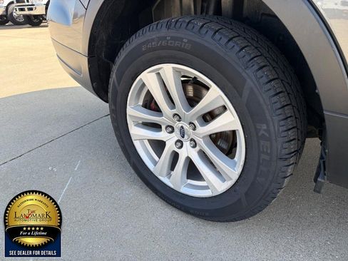 Used 2018 Ford Explorer XLT image 20