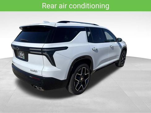 Used 2026 Chevrolet Traverse High Country AWD/4WD image 9