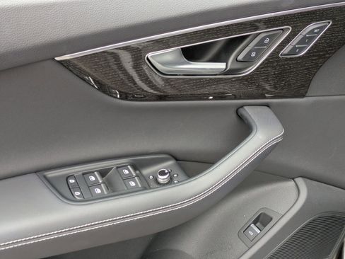 Used 2025 Audi Q7 2.0T Premium Plus image 11