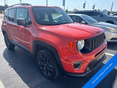 Used 2021 Jeep Renegade Latitude AWD/4WD image 4