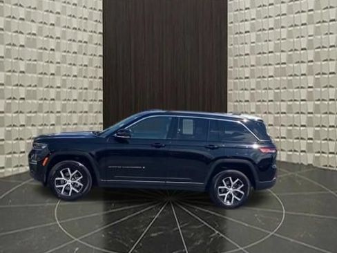 Certified 2023 Jeep Grand Cherokee Limited AWD/4WD image 13
