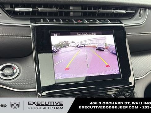 Used 2023 Jeep Grand Cherokee Altitude AWD/4WD image 19