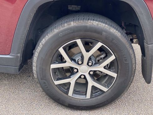 Used 2025 Jeep Grand Cherokee Limited w/ MOPAR Finishing Package RWD image 15