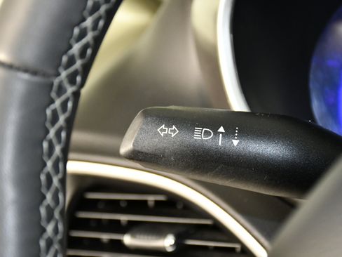 Used 2024 Chrysler Pacifica Touring-L image 22