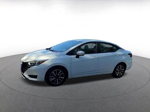 Used 2025 Nissan Versa SV FWD image 8