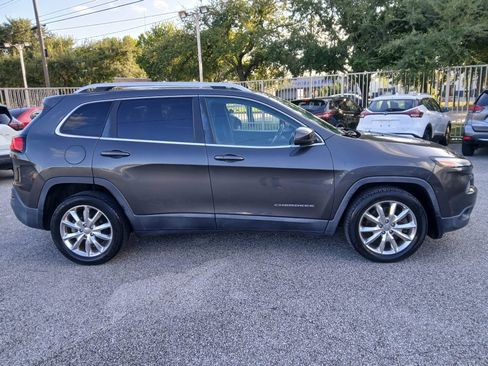 Used 2015 Jeep Cherokee Limited FWD image 4