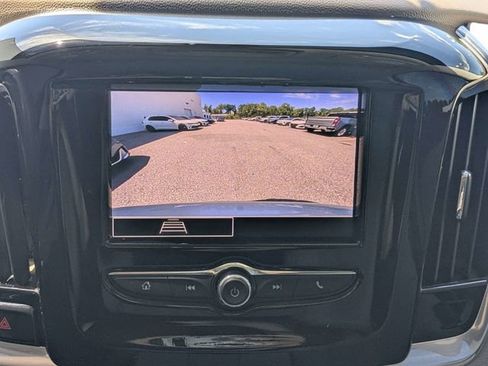 Used 2020 Chevrolet Traverse LT FWD image 27