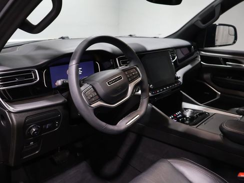 Used 2023 Jeep Wagoneer Series II image 16