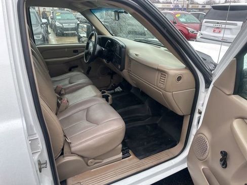 Used 2006 Chevrolet Silverado 2500 W/T w/ Skid Plate Package image 18