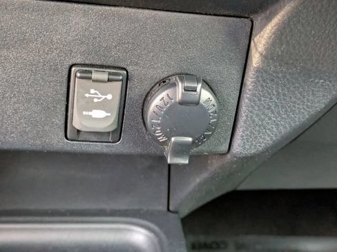Used 2017 Toyota RAV4 LE FWD image 22