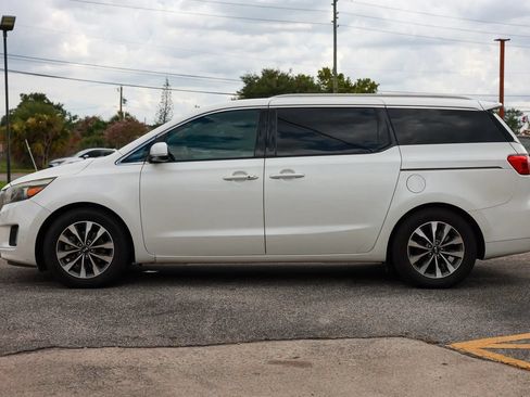 Used 2015 Kia Sedona SX FWD image 3