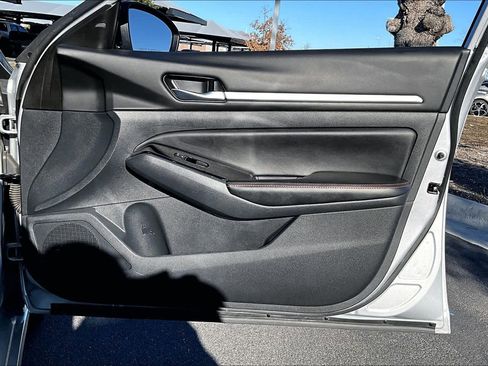 Used 2024 Nissan Altima 2.5 SR image 21