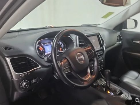 Used 2019 Jeep Cherokee Limited AWD/4WD image 8