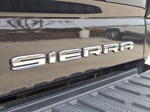 Certified 2022 GMC Sierra 2500 Denali w/ Denali Black Diamond Edition image 24