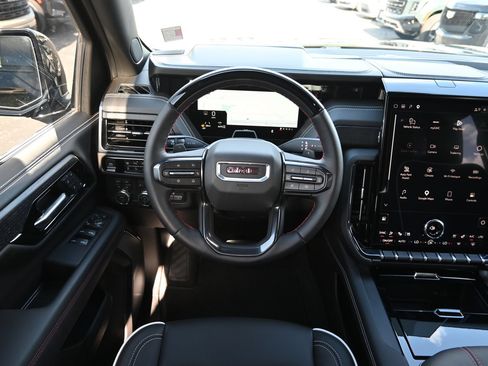 Used 2026 GMC Yukon XL AT4 Ultimate AWD/4WD image 9