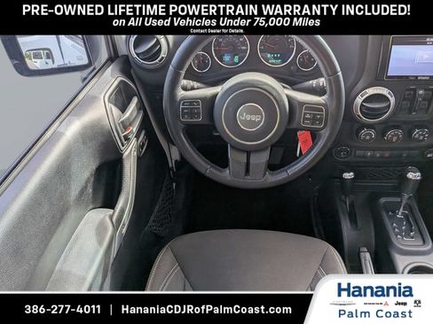 Used 2017 Jeep Wrangler Unlimited Rubicon w/ Connectivity Group AWD/4WD image 16