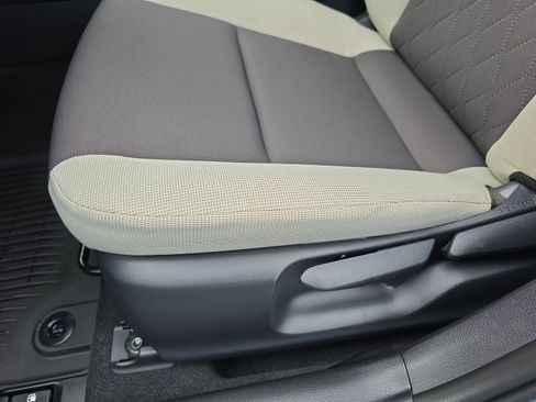 Used 2026 Toyota Corolla LE FWD image 27