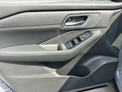 New 2026 Nissan Rogue SV AWD/4WD image 17