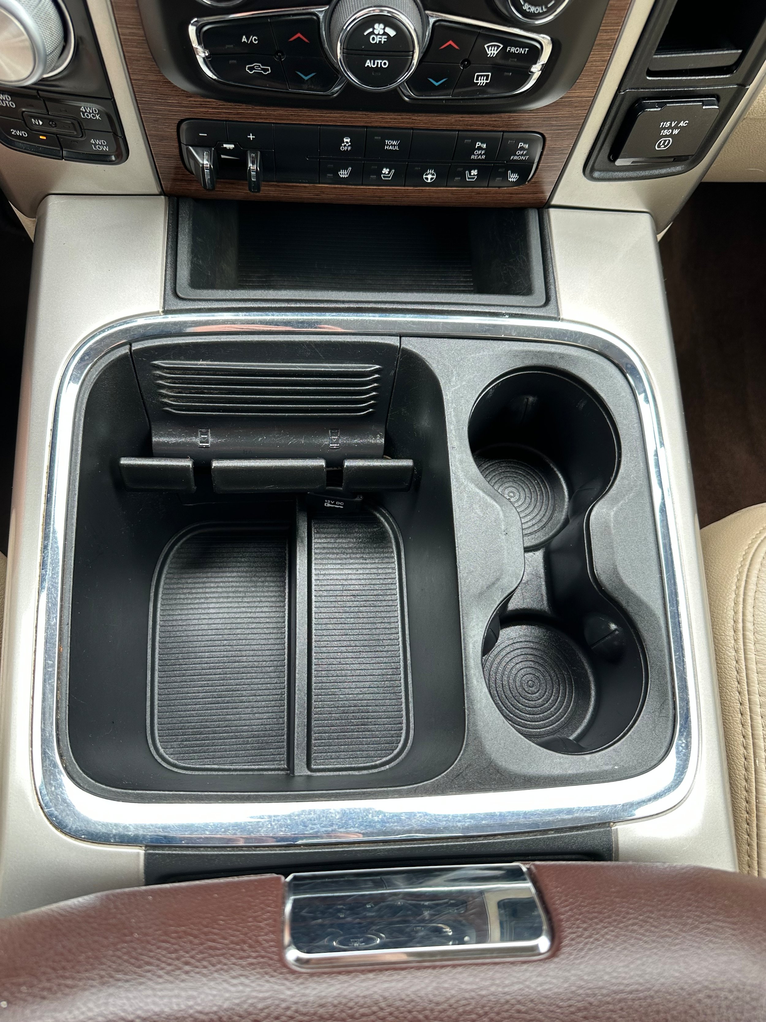 Used 2016 RAM 1500 Laramie w/ Convenience Group AWD/4WD image 19