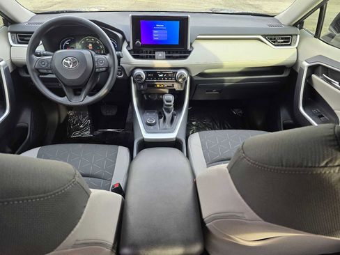 Certified 2025 Toyota RAV4 XLE image 21