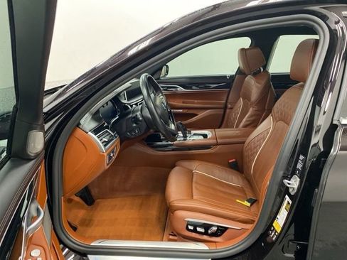Used 2018 BMW 750i xDrive image 8