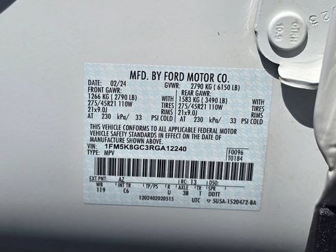 Used 2024 Ford Explorer ST w/ Equipment Group 401A AWD/4WD image 32
