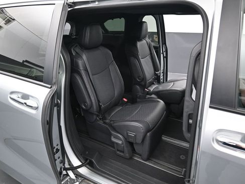 Certified 2025 Toyota Sienna Limited AWD/4WD image 37