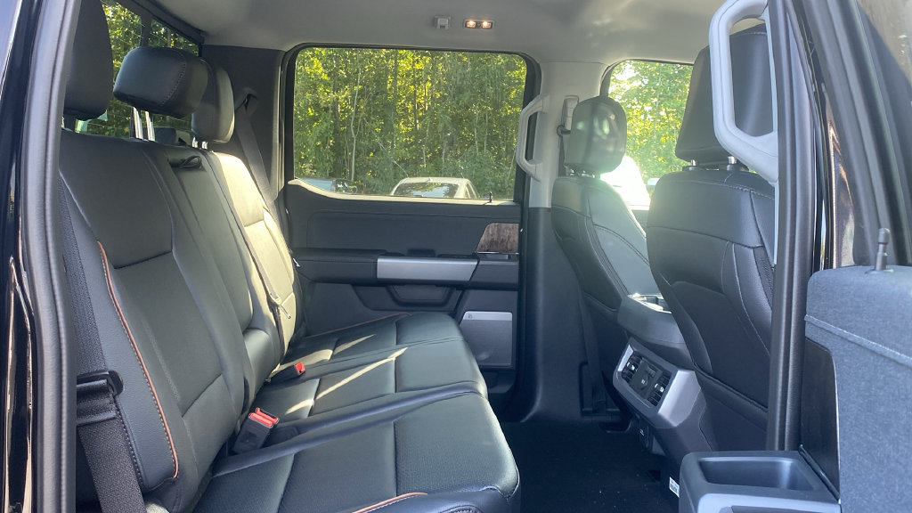 New 2027 Ford F250 Lariat w/ Lariat Premium Package AWD/4WD image 13