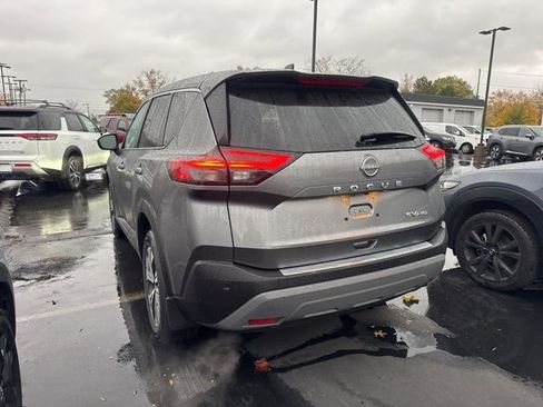 Used 2023 Nissan Rogue SV image 4