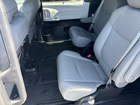 Certified 2025 Toyota Sienna XLE w/ XLE Plus Package AWD/4WD image 17