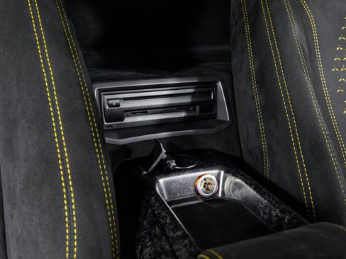 Used 2018 Lamborghini Huracan Performante image 43