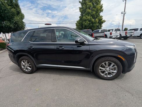 Used 2022 Hyundai Palisade SE AWD/4WD image 2