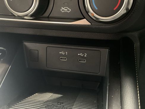 Used 2025 Nissan Kicks SV AWD/4WD image 23