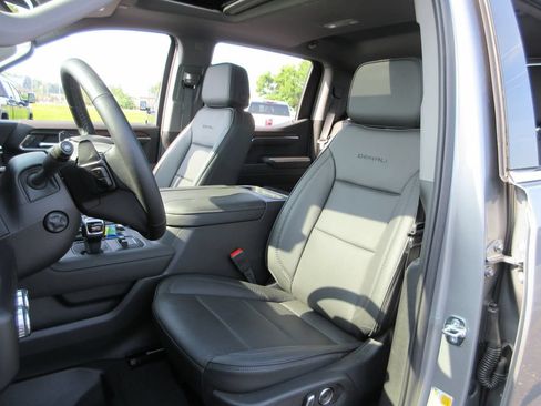 Certified 2026 GMC Sierra 1500 Denali w/ Denali Reserve Package AWD/4WD image 23