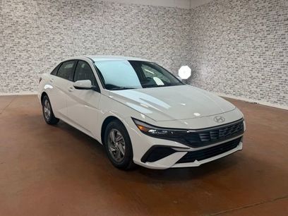 New 2026 Hyundai Elantra SE