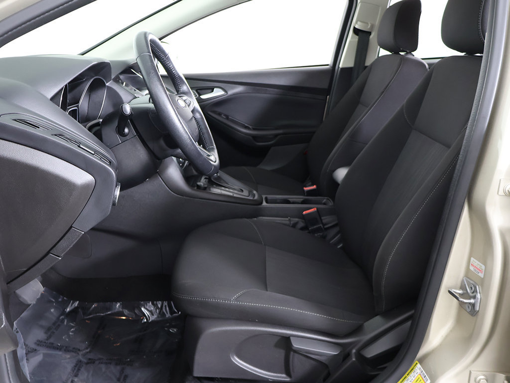 Used 2018 Ford Focus SE w/ Cold Weather Package FWD image 26