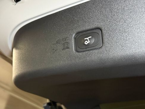 New 2026 Lincoln Nautilus Reserve AWD/4WD image 18