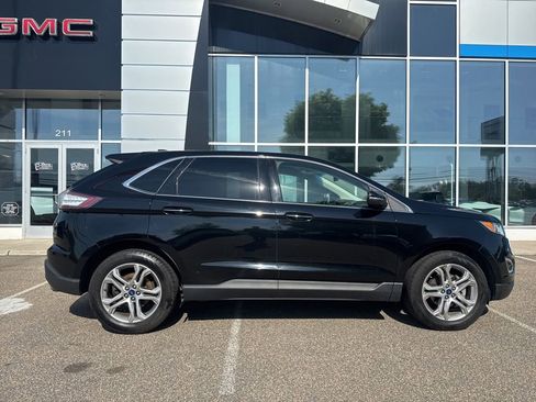Used 2018 Ford Edge Titanium FWD image 11