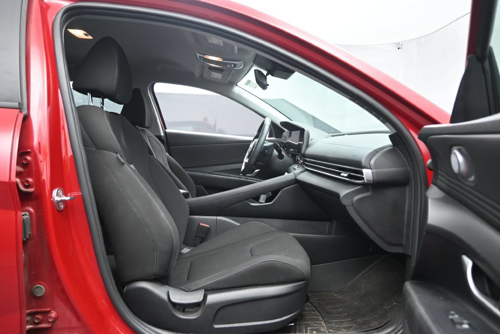 Used 2023 Hyundai Elantra SEL w/ Convenience Package FWD image 22