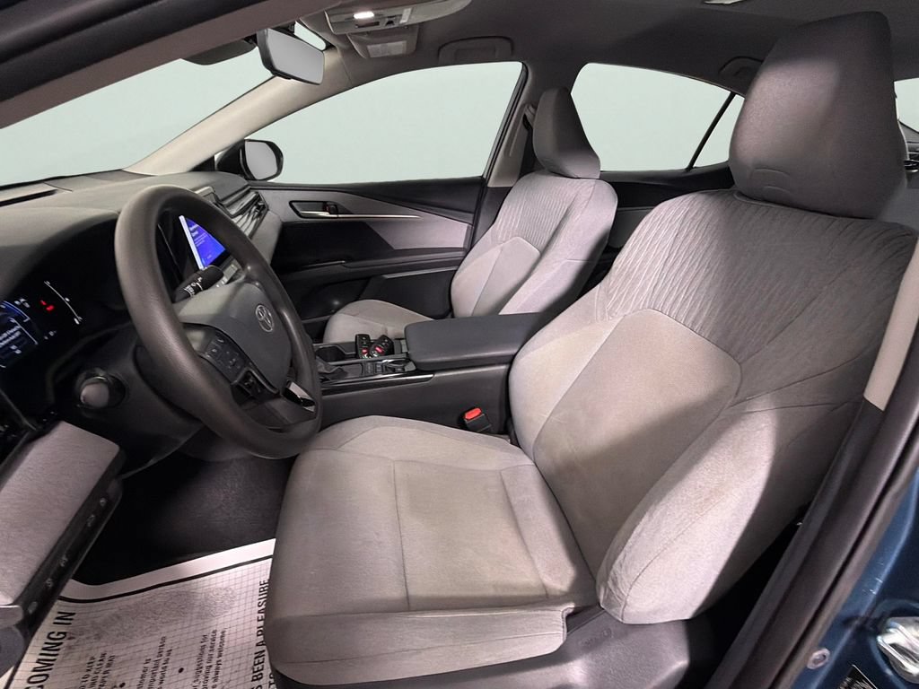 Used 2025 Toyota Camry LE w/ Convenience Package FWD image 17