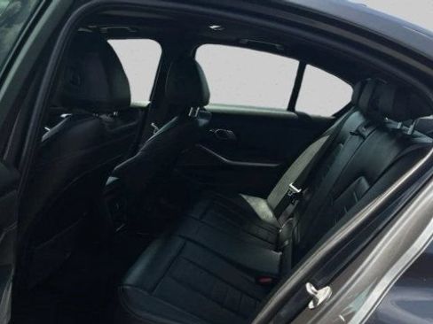 Used 2021 BMW 330i Sedan w/ Premium Package RWD image 18
