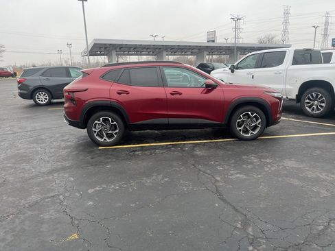 Used 2024 Chevrolet Trax LT w/ Driver Confidence Package image 1